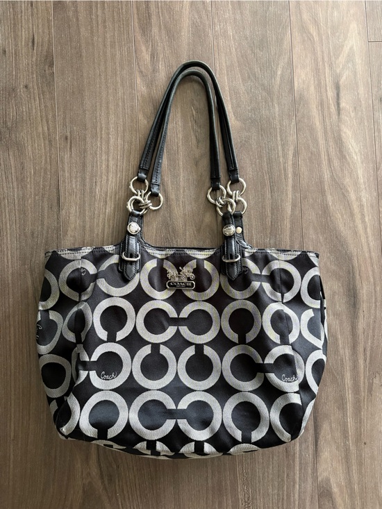 Coach Handbags - Y2K Coach Black & Gray Signature Circle Shoulder Tote